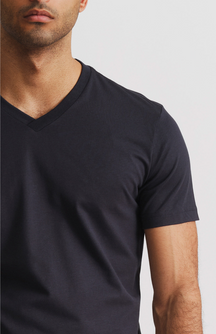 Camiseta Básica Masculina Algodão Gola V - Basic T-shirt