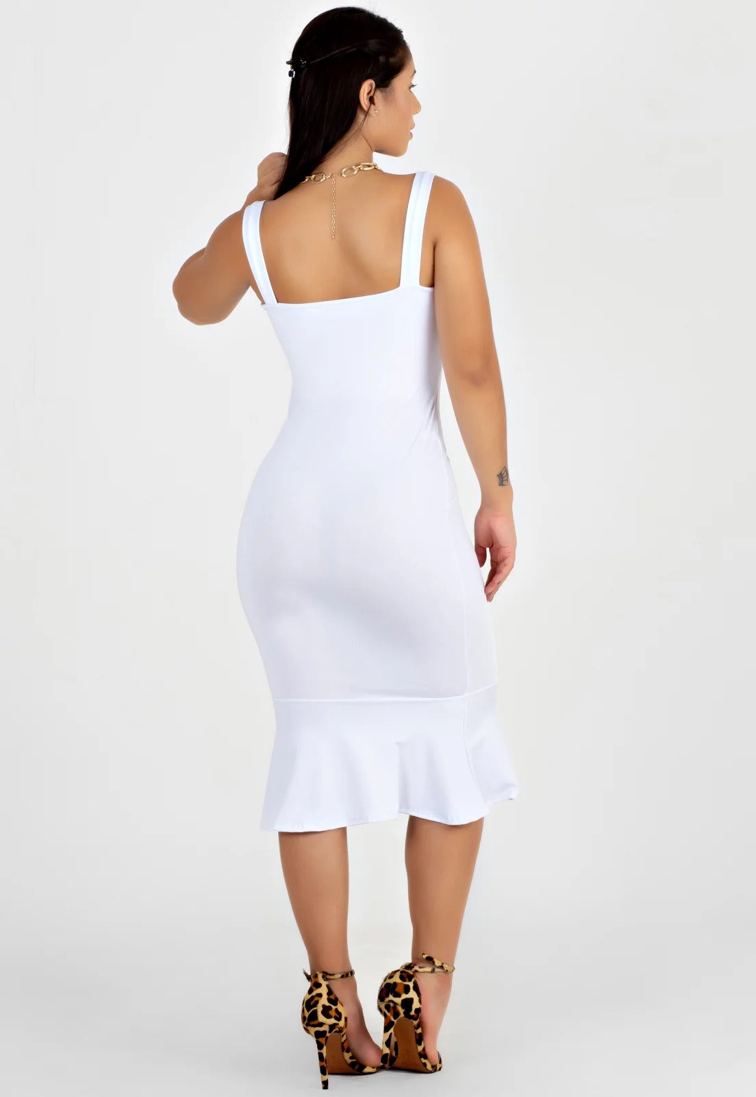 Vestido Branco Whitness Alcinha com Babado Affori